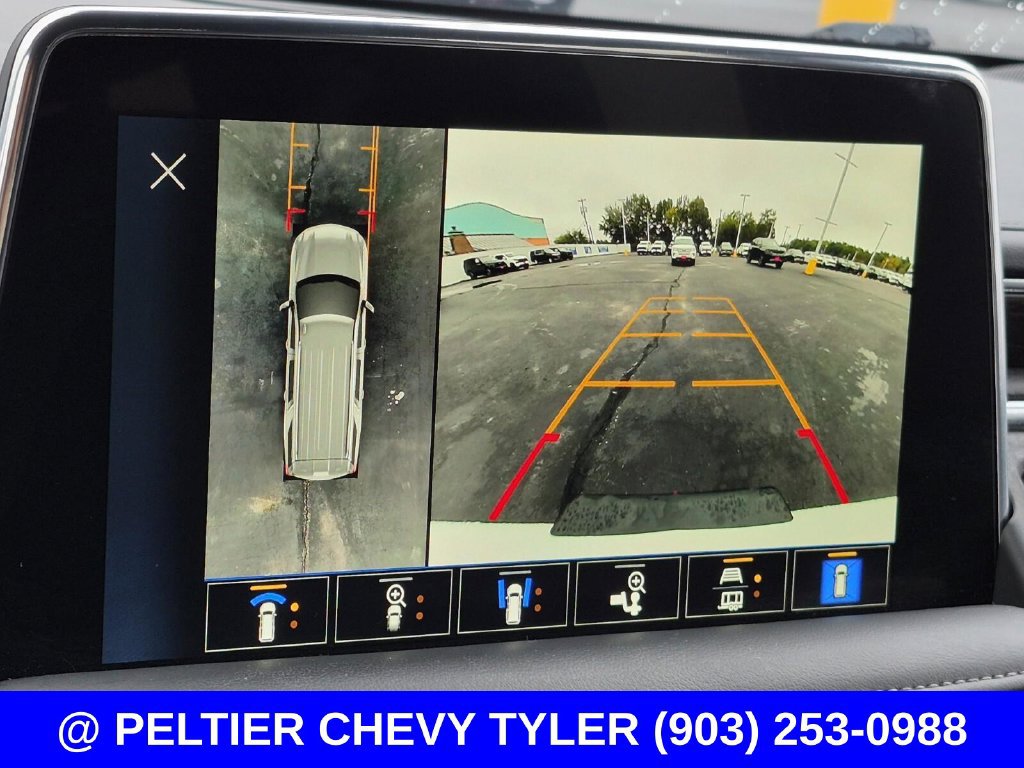 Used 2024 Chevrolet Suburban LT w/ Luxury Package RWD image 27