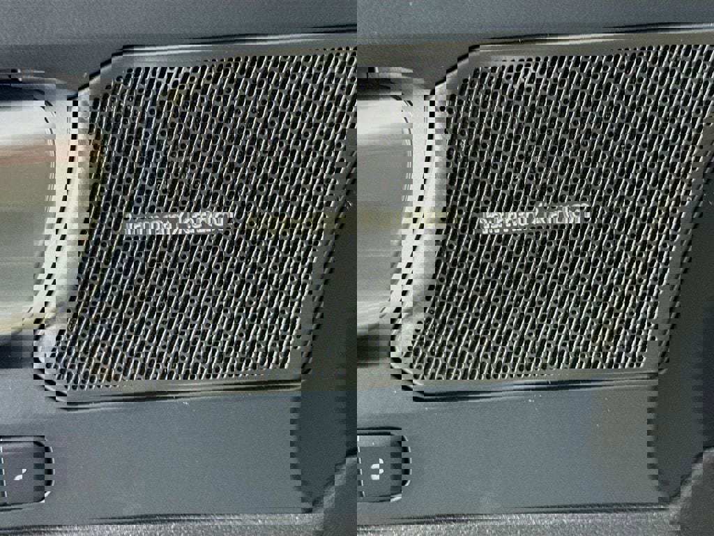 Certified 2026 Volvo XC40 B5 Ultra w/ Climate Package image 19