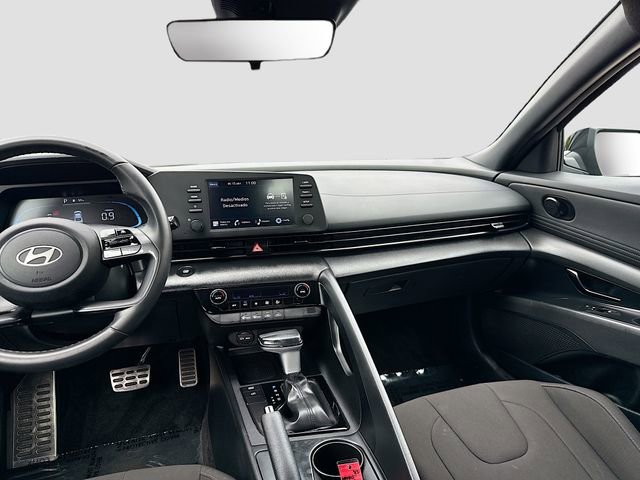 Certified 2025 Hyundai Elantra Sport FWD image 22