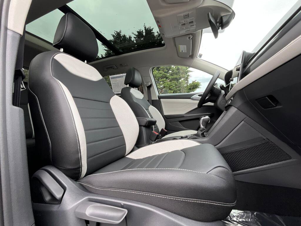 New 2026 Volkswagen Taos SEL image 12