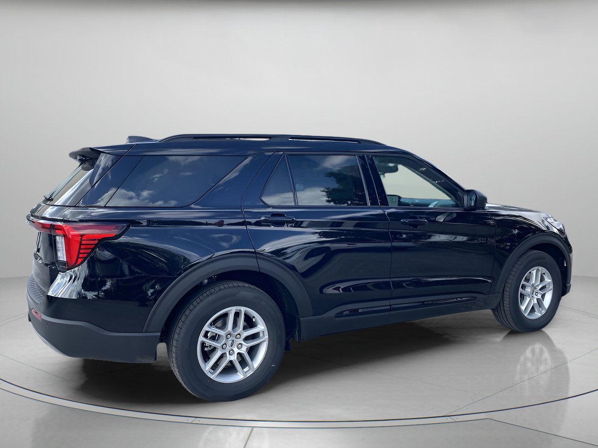 New 2026 Ford Explorer Active w/ Active Comfort Package image 3