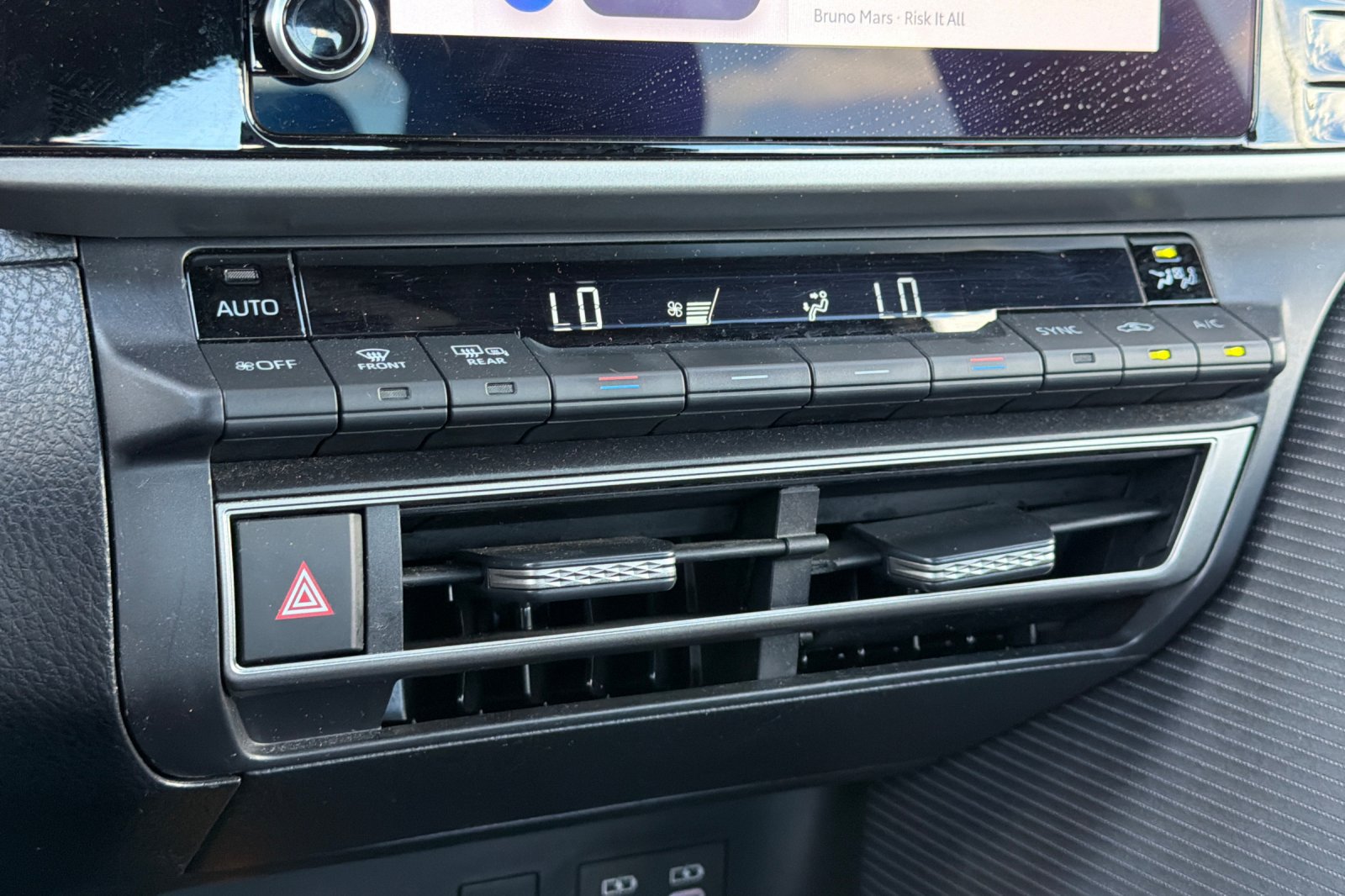 Used 2025 Toyota Camry SE FWD image 24