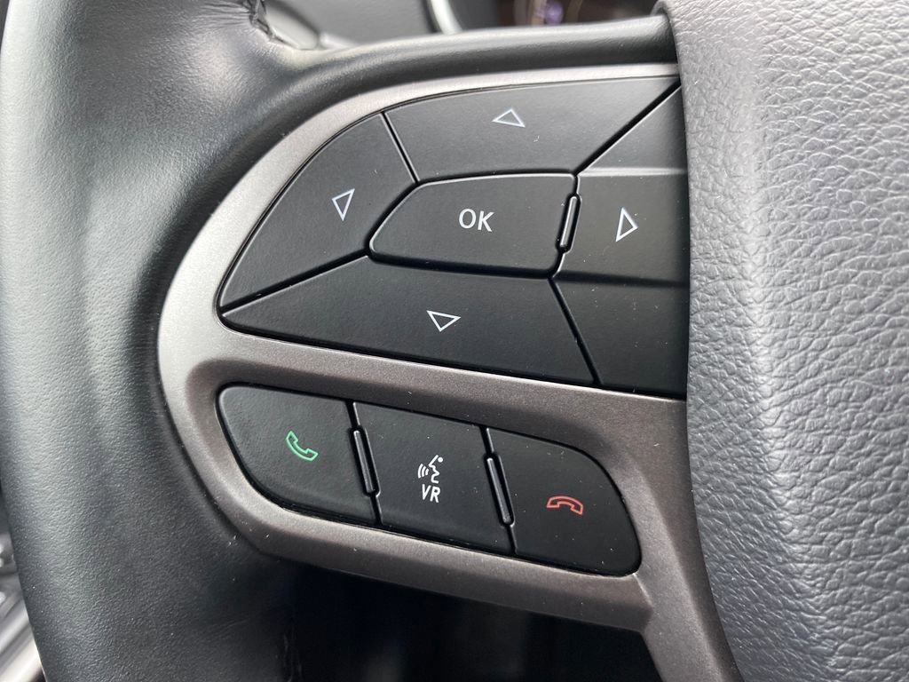 Used 2020 Jeep Cherokee Limited image 18