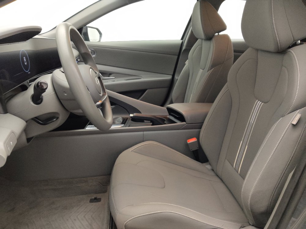 Used 2024 Hyundai Elantra SEL FWD image 17