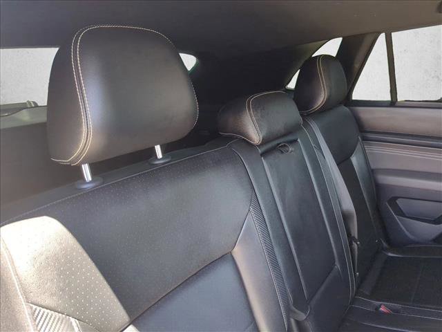 Used 2022 Volkswagen Atlas Cross Sport SE image 18