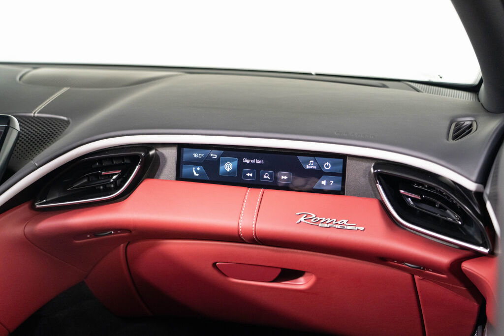Used 2025 Ferrari Roma Spider image 39