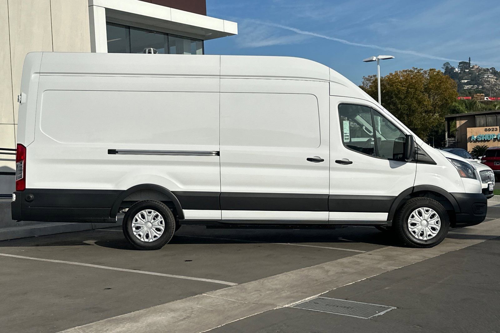 New 2026 Ford E-Transit 148 High Roof Extended image 2