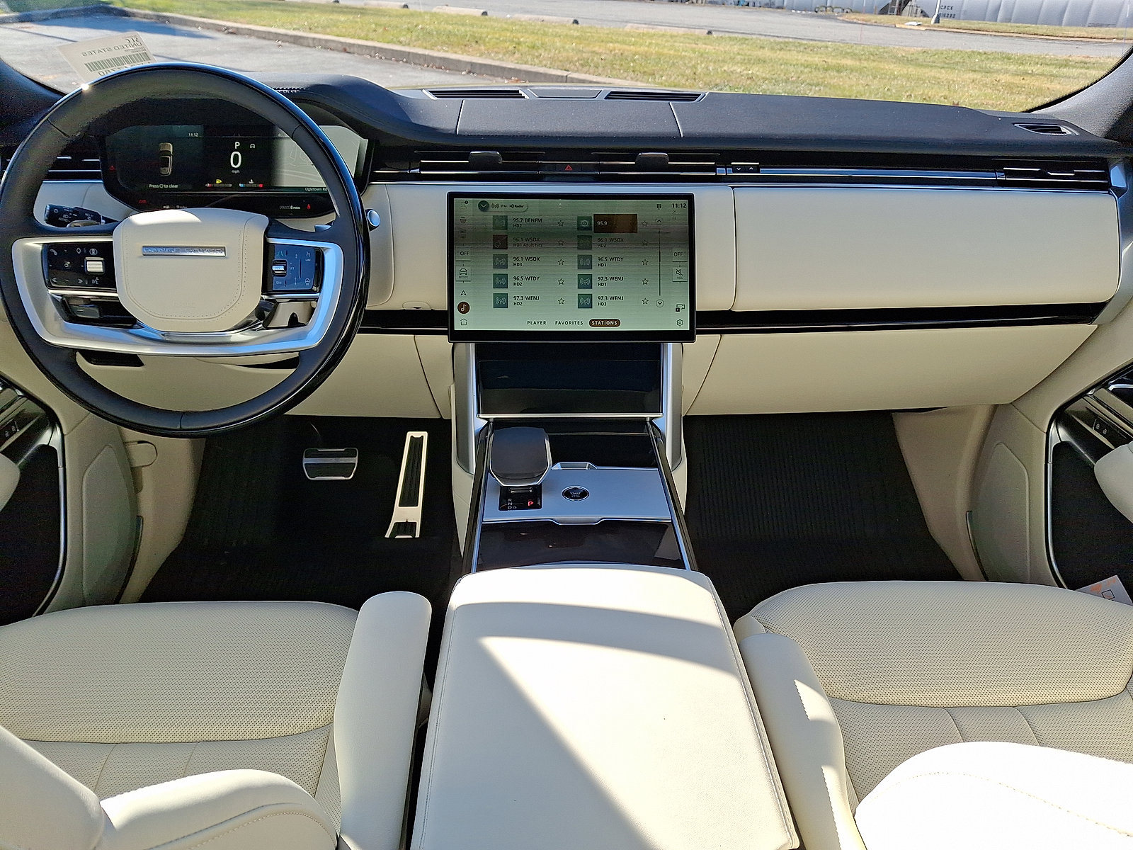 New 2026 Land Rover Range Rover SE image 13