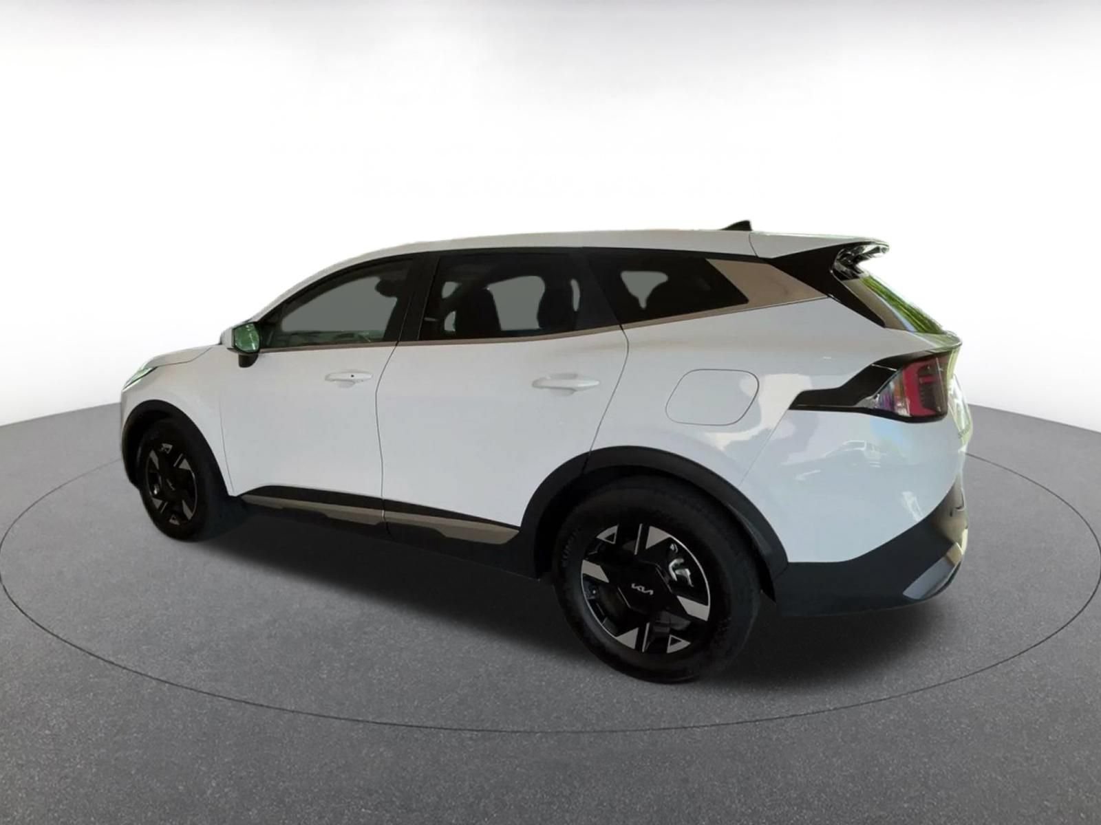 Used 2026 Kia Sportage LX FWD image 9