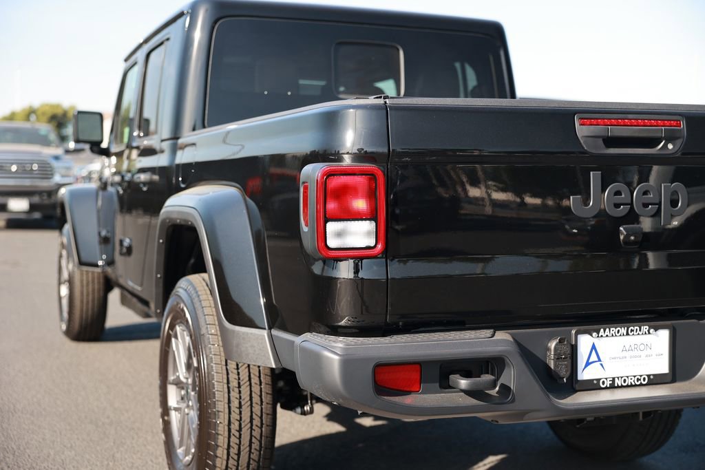New 2026 Jeep Gladiator Sport image 10