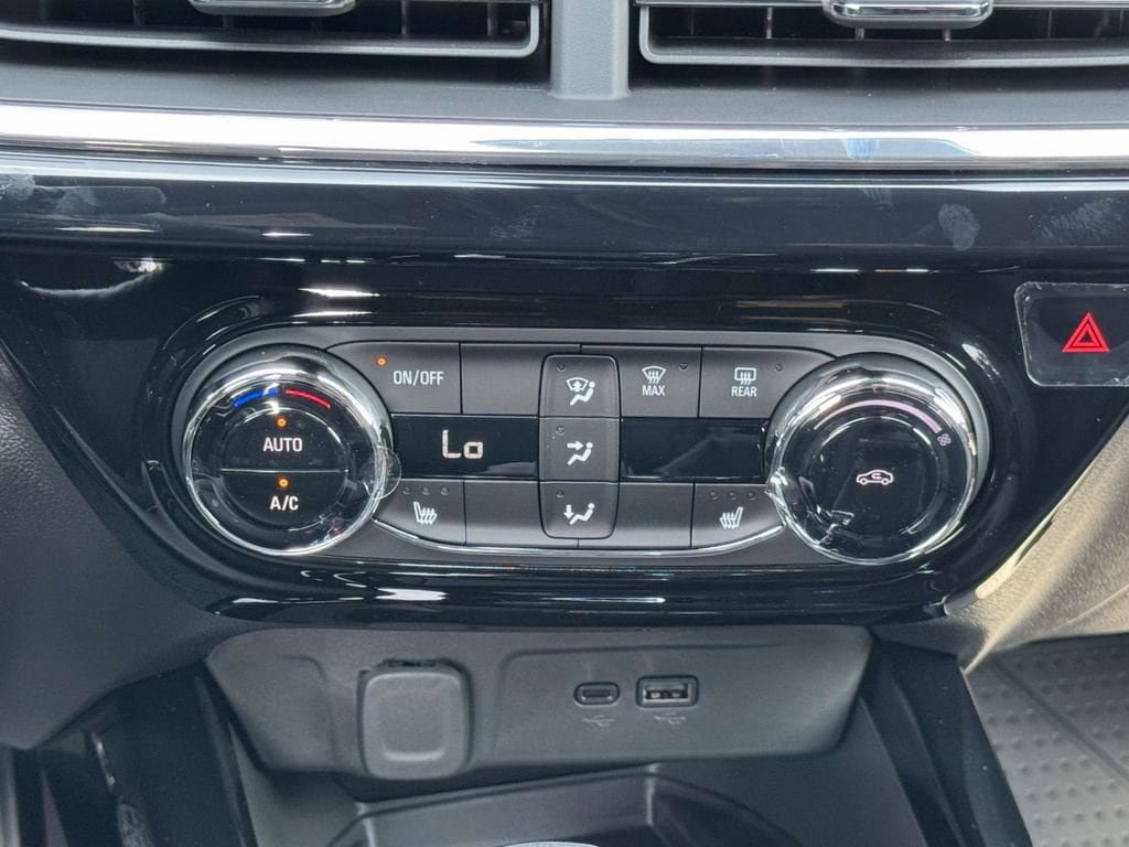 New 2026 Chevrolet Trax RS w/ Sunroof Package FWD image 6