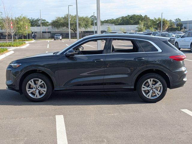 Used 2025 Audi Q5 Premium w/ Convenience Package image 8