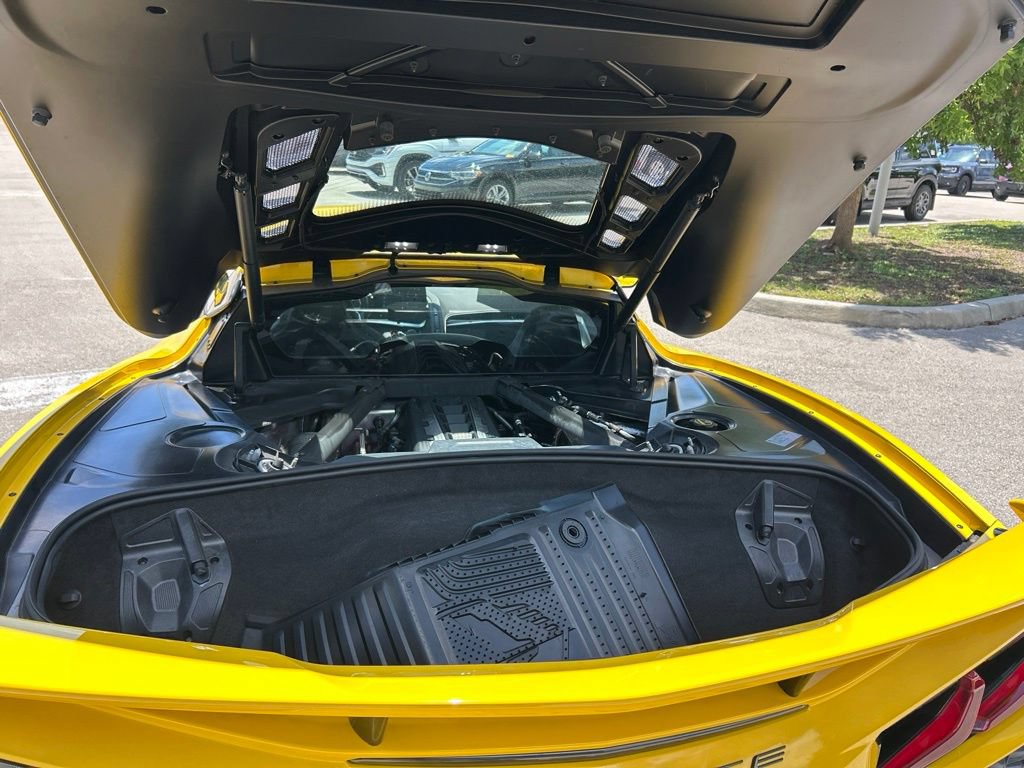 Used 2025 Chevrolet Corvette Stingray Preferred Cpe w/ Z51 Performance Package RWD image 33