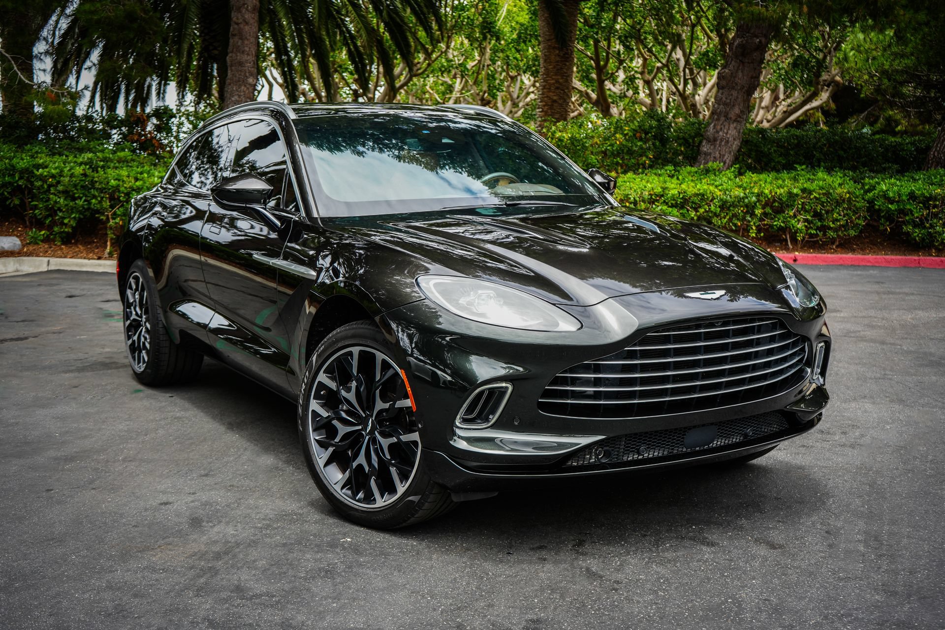 Used 2022 Aston Martin DBX AWD/4WD image 37