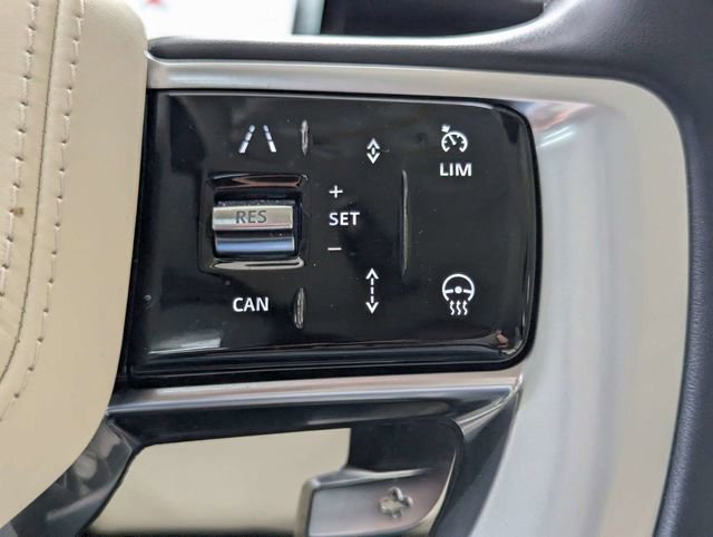 Used 2023 Land Rover Range Rover SE image 20