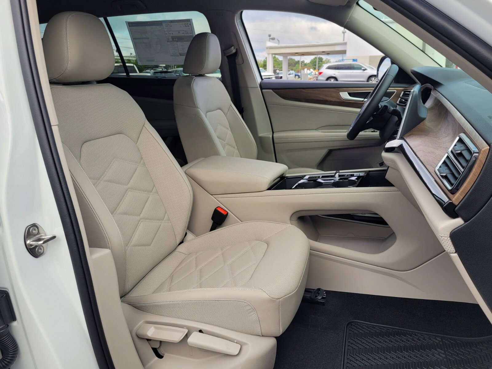 New 2026 Volkswagen Atlas SE image 10