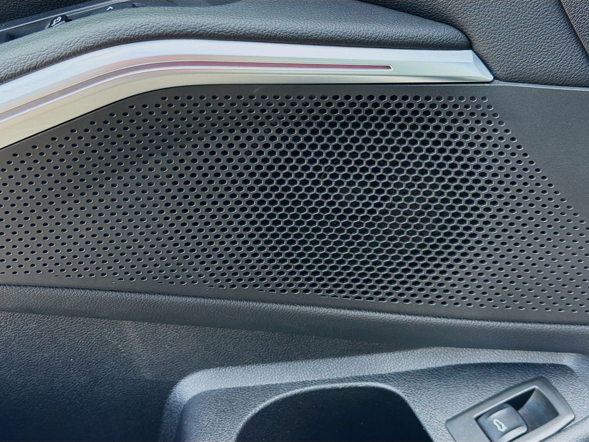 Used 2025 BMW 330i Sedan image 23