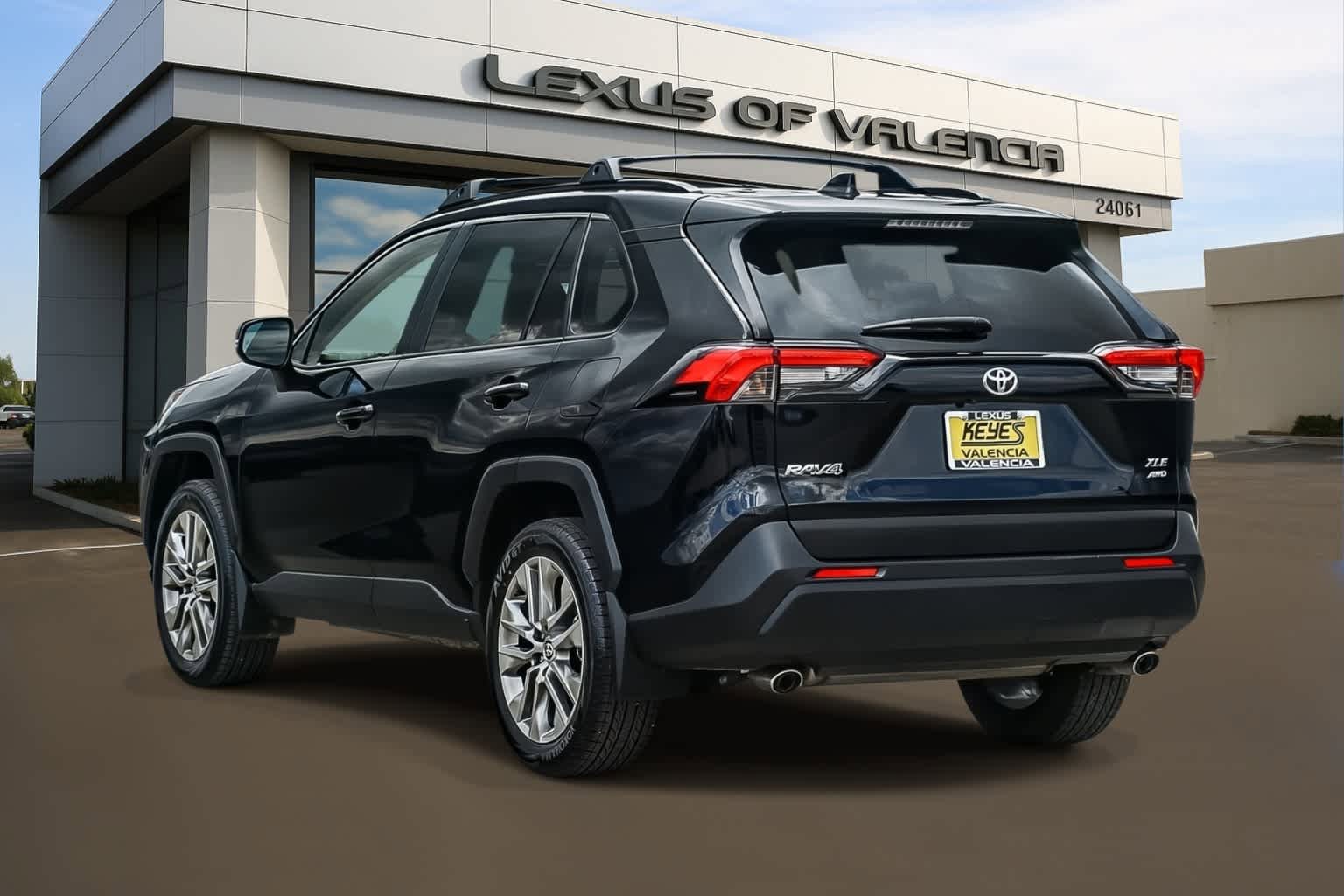 Used 2025 Toyota RAV4 XLE Premium w/ Weather Package AWD/4WD image 2