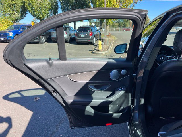 Used 2020 Mercedes-Benz C 300 4MATIC Sedan image 11