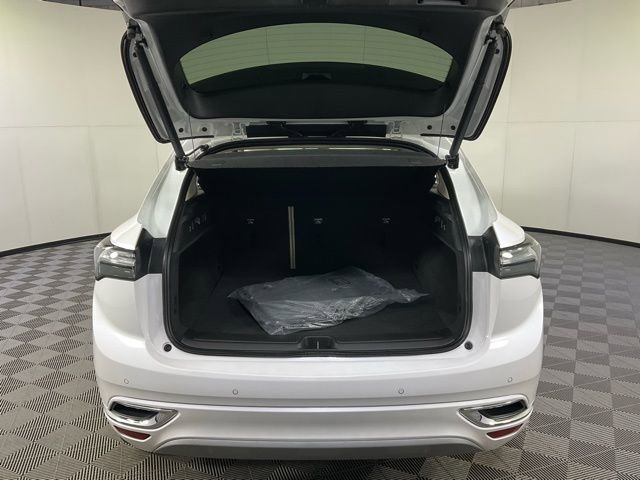 Used 2023 Buick Envision Avenir image 36