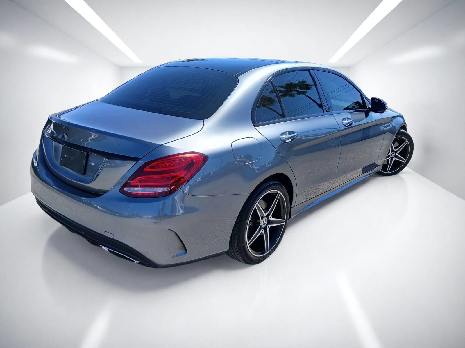 Used 2017 Mercedes-Benz C 300 4MATIC Sedan image 4