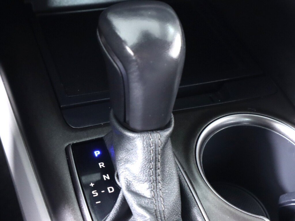 Used 2022 Toyota Camry SE FWD image 25