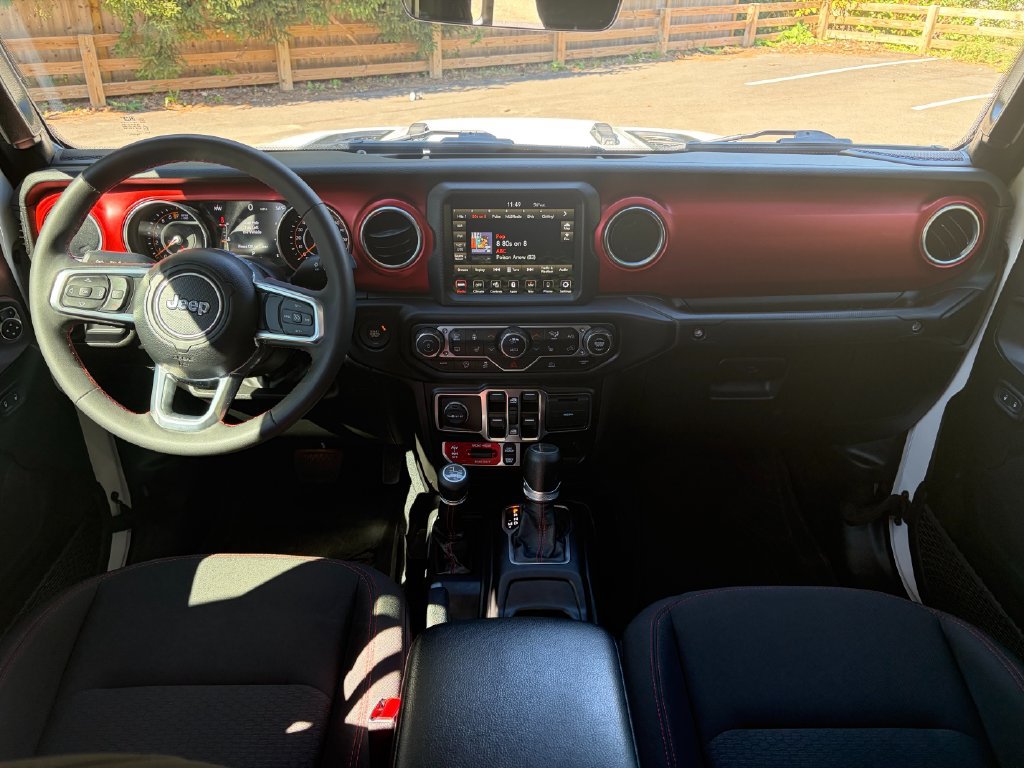 Used 2023 Jeep Gladiator Rubicon w/ LED Lighting Group AWD/4WD image 13