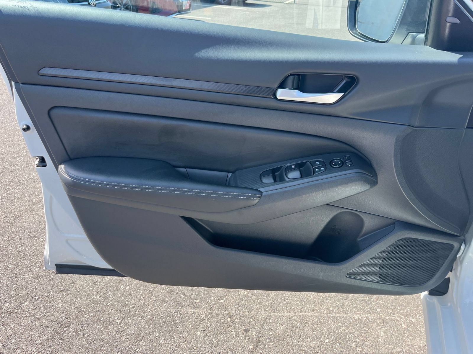Used 2025 Nissan Altima 2.5 SV FWD image 18