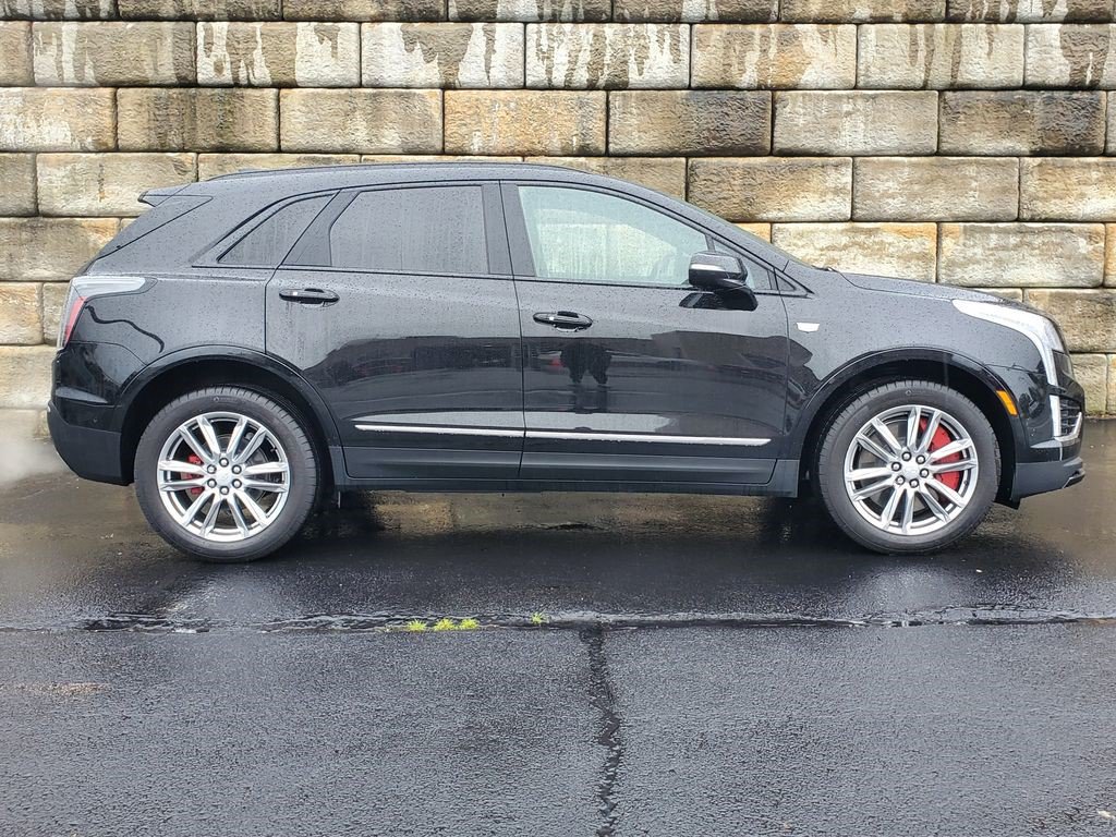 Certified 2026 Cadillac XT5 Sportv w/ LPO, Floor Liner Package AWD/4WD image 9