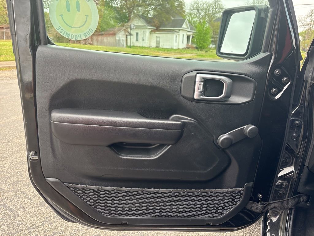 Used 2018 Jeep Wrangler Unlimited Sport AWD/4WD image 13