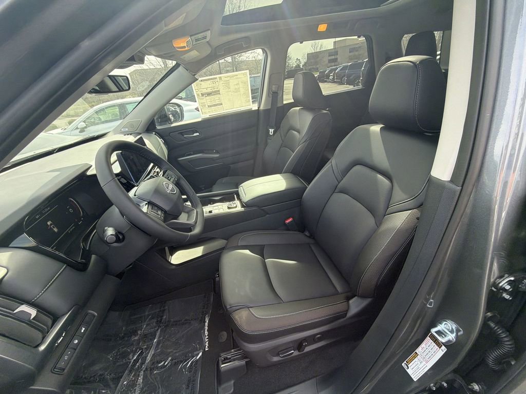 New 2026 Nissan Pathfinder SL w/ SL Premium Package AWD/4WD image 11