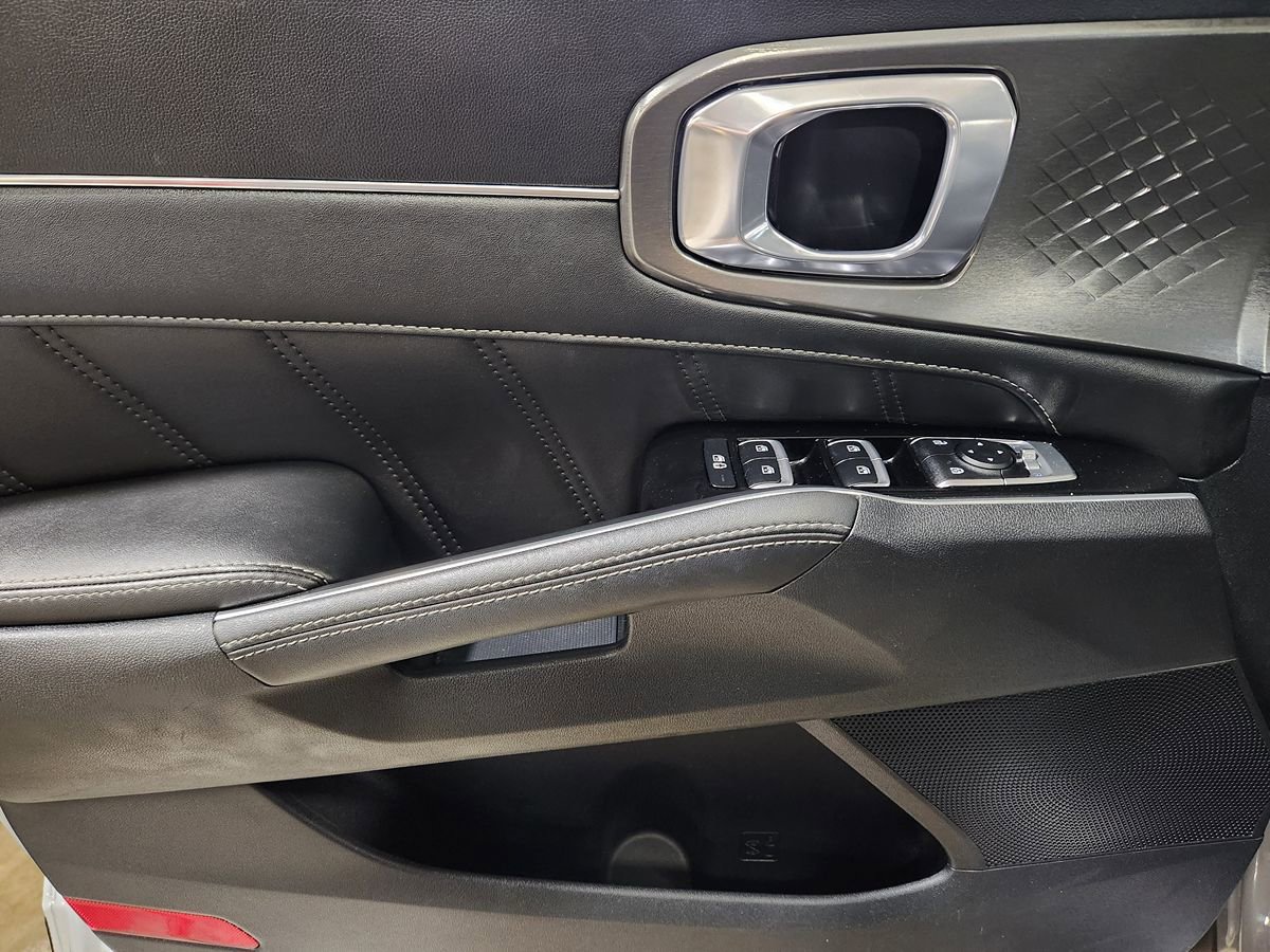 Used 2022 Kia Sorento SX image 43