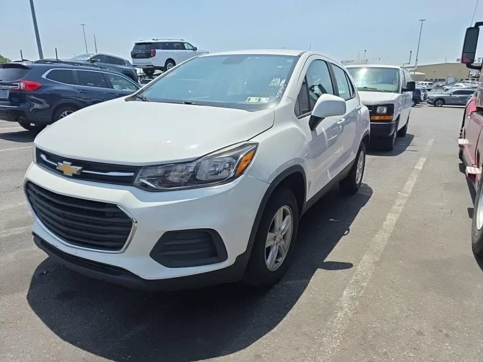 Used 2017 Chevrolet Trax LS AWD/4WD image 1