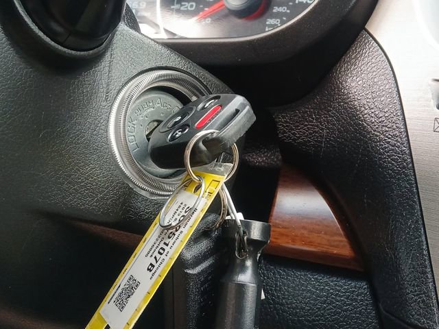 Used 2013 Subaru Outback 3.6R Limited image 16