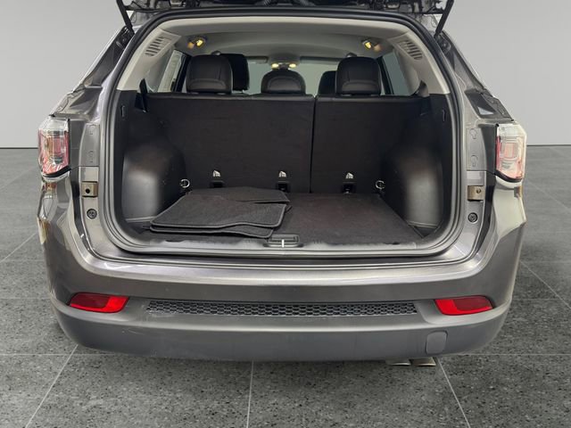 Used 2022 Jeep Compass Limited image 13