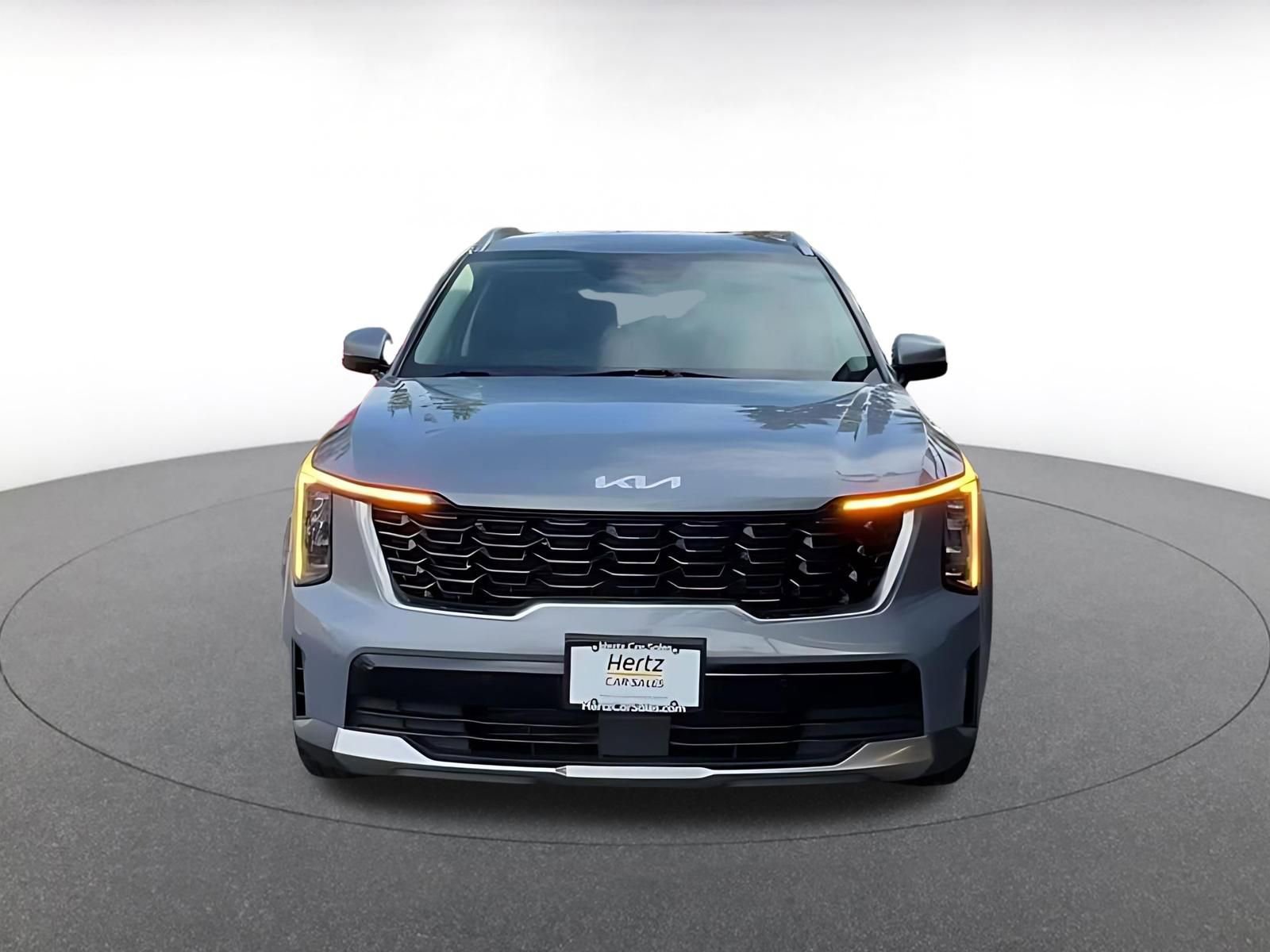 Used 2024 Kia Sorento S image 4
