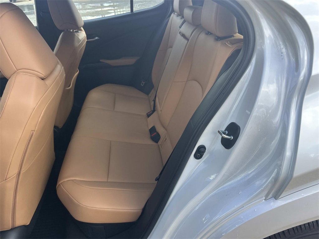 Used 2025 Lexus UX 300h AWD image 15