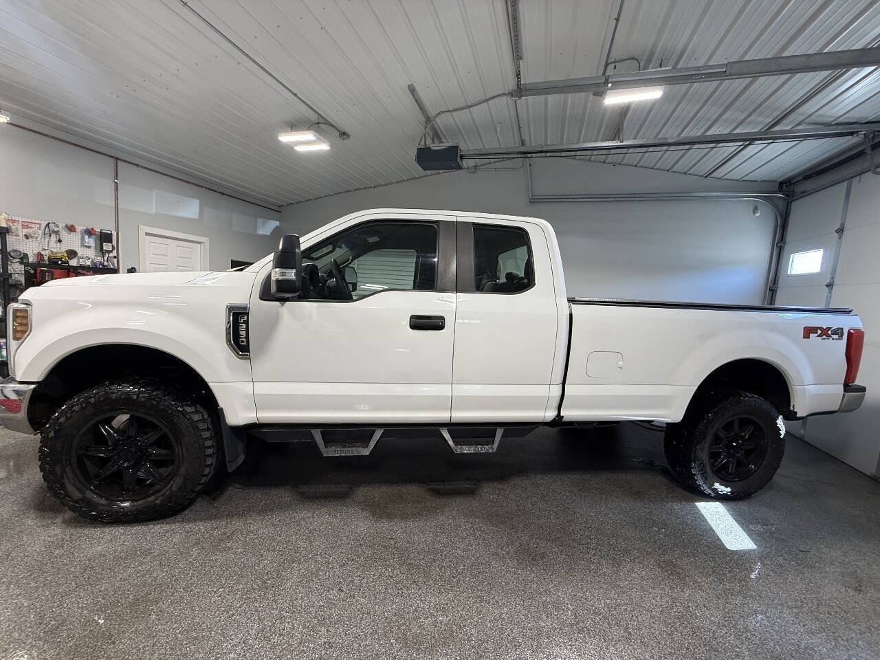 Used 2018 Ford F250 XL w/ Power Equipment Group AWD/4WD image 9