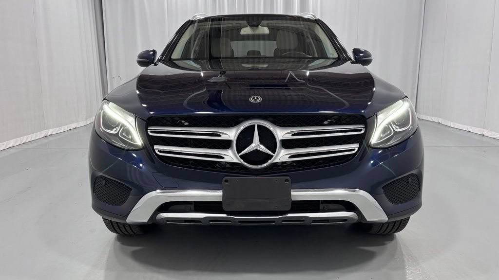 Used 2019 Mercedes-Benz GLC 300 4MATIC image 3