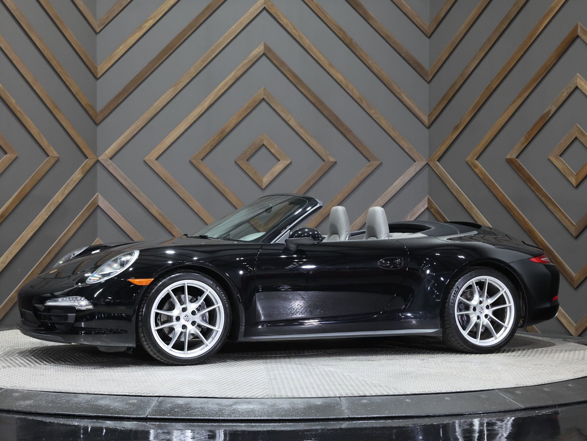 Used 2013 Porsche 911 Carrera image 4