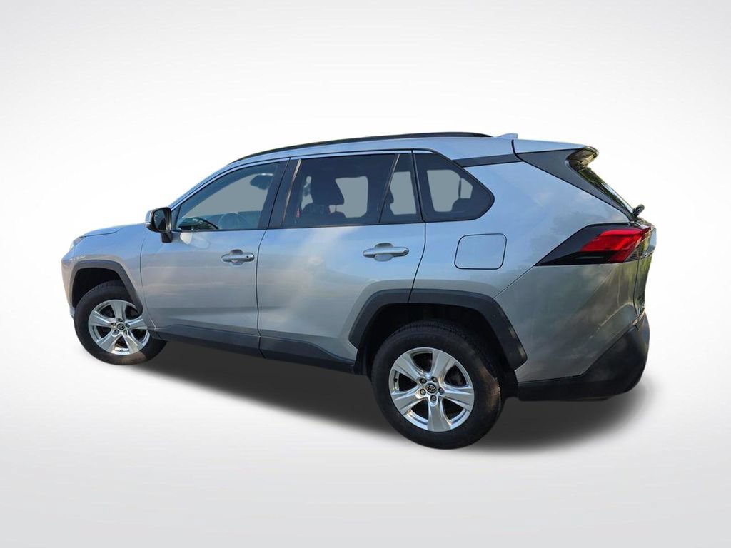 Used 2021 Toyota RAV4 XLE AWD/4WD image 10
