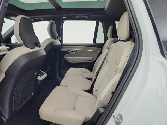 New 2025 Volvo XC90 B6 Core w/ Climate Package AWD/4WD image 26