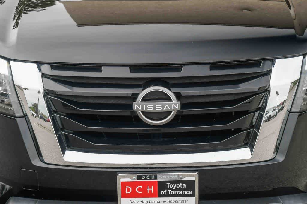 Used 2024 Nissan Pathfinder SV w/ SV Premium Package FWD image 5