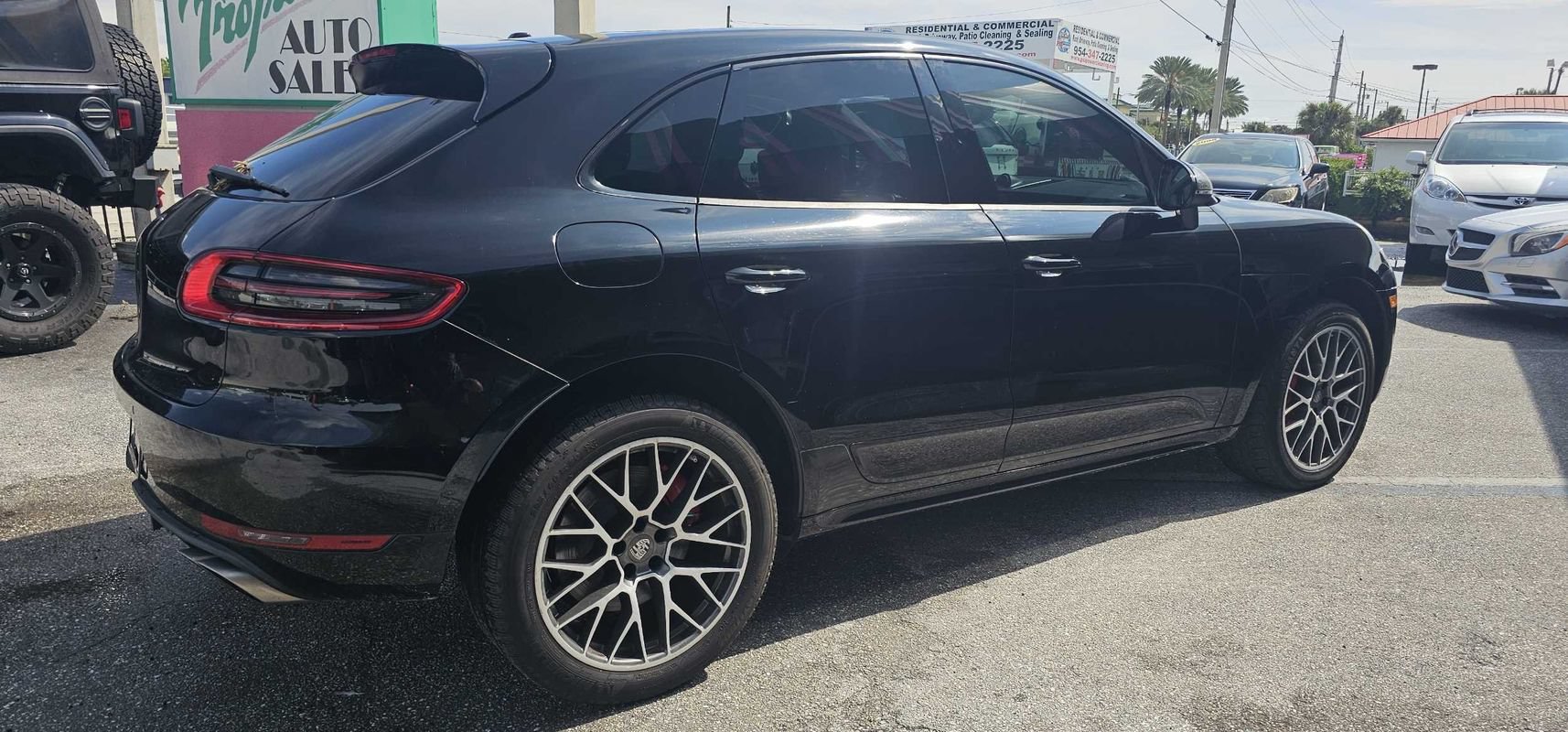 Used 2015 Porsche Macan Turbo AWD/4WD image 5