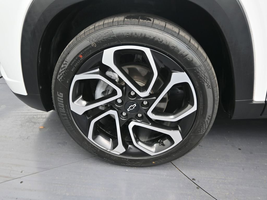 Used 2024 Chevrolet Trax RS FWD image 9