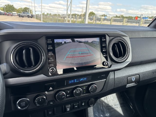 Used 2022 Toyota Tacoma TRD Off-Road AWD/4WD image 25