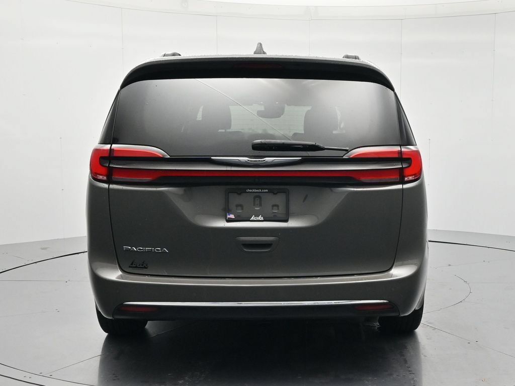 Used 2022 Chrysler Pacifica Touring-L FWD image 6