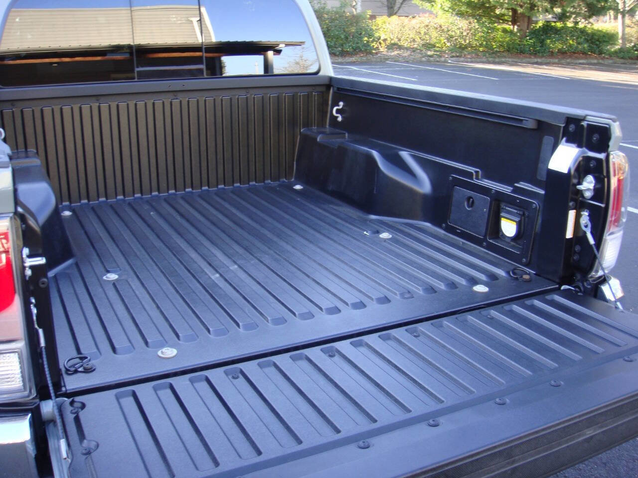 Used 2023 Toyota Tacoma TRD Off-Road image 10