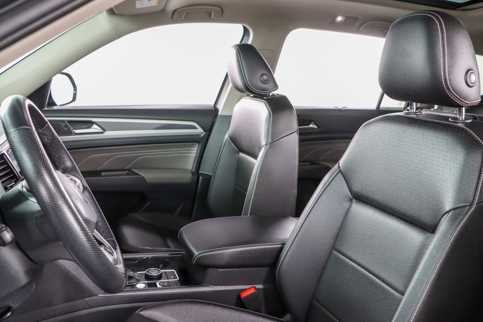 Used 2023 Volkswagen Atlas SEL R-Line image 25