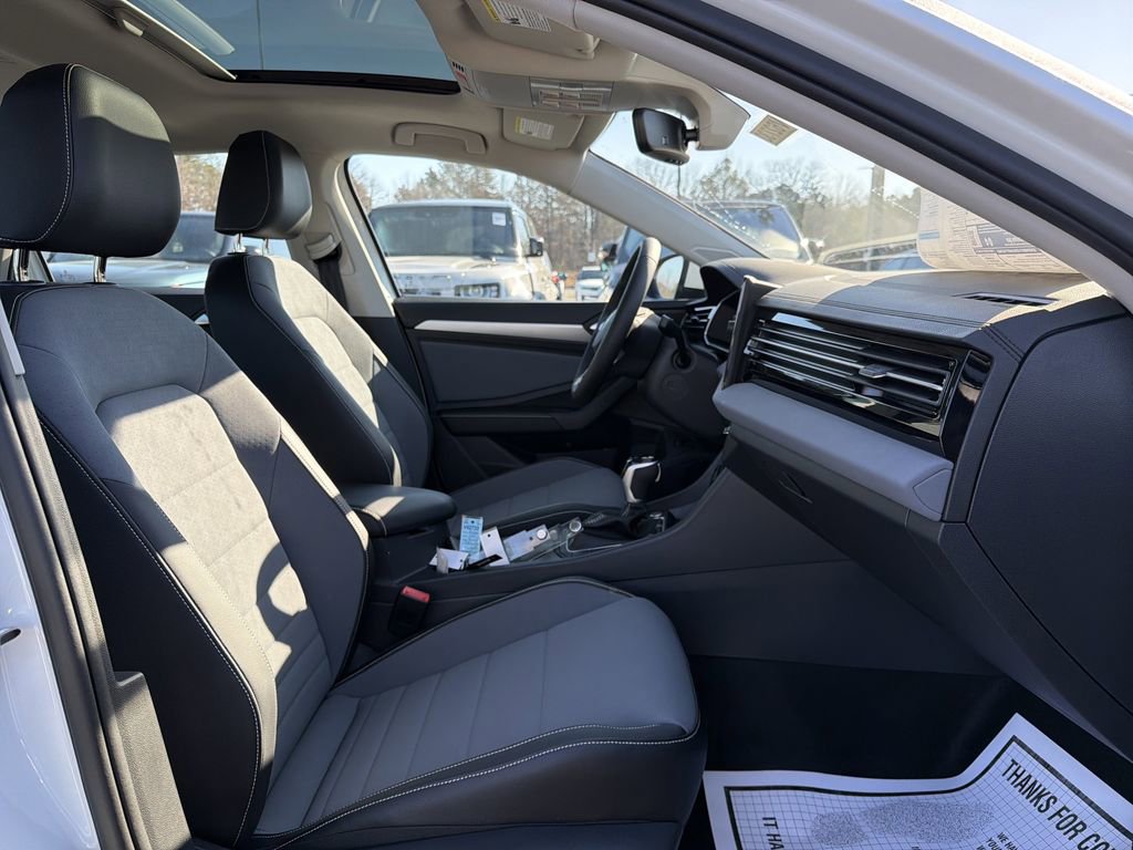 New 2026 Volkswagen Jetta SE image 19